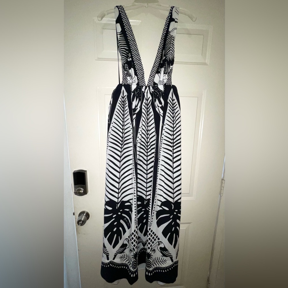 ✨HP✨ "FARM RIO" LADIES BLACK AND WHITE MAXI DRESS WITH ELASTIC WAIST, SIZE XL